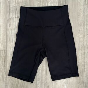 Lululemon ribbed 8” biker short